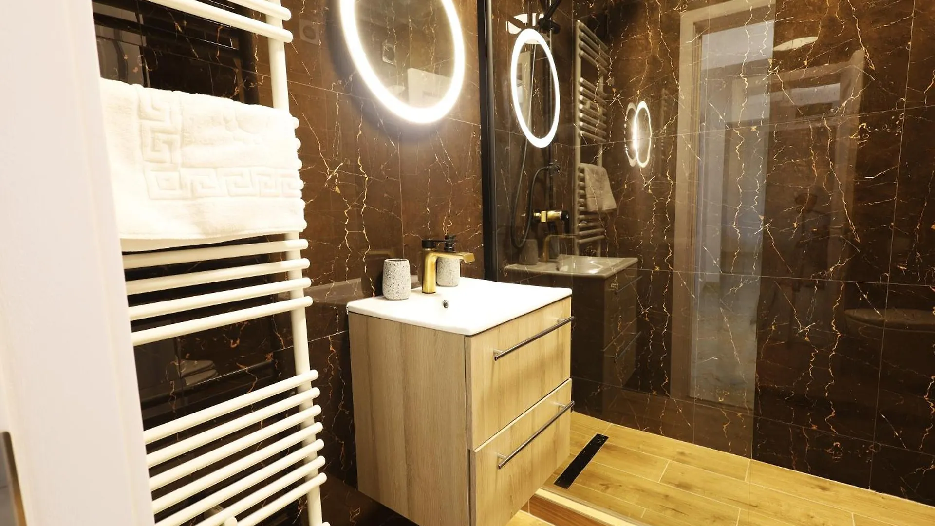 Smart Concept Living Plaza Apartment Bucharest 0*,  Romania