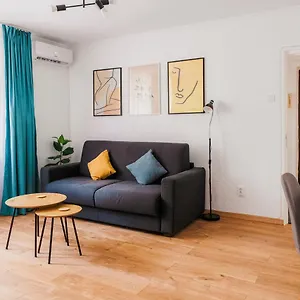 Cozy Ultracentral Universitate Square Apartament