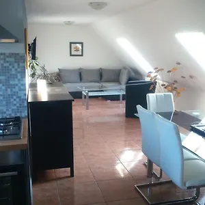 verificați disponibilitatea