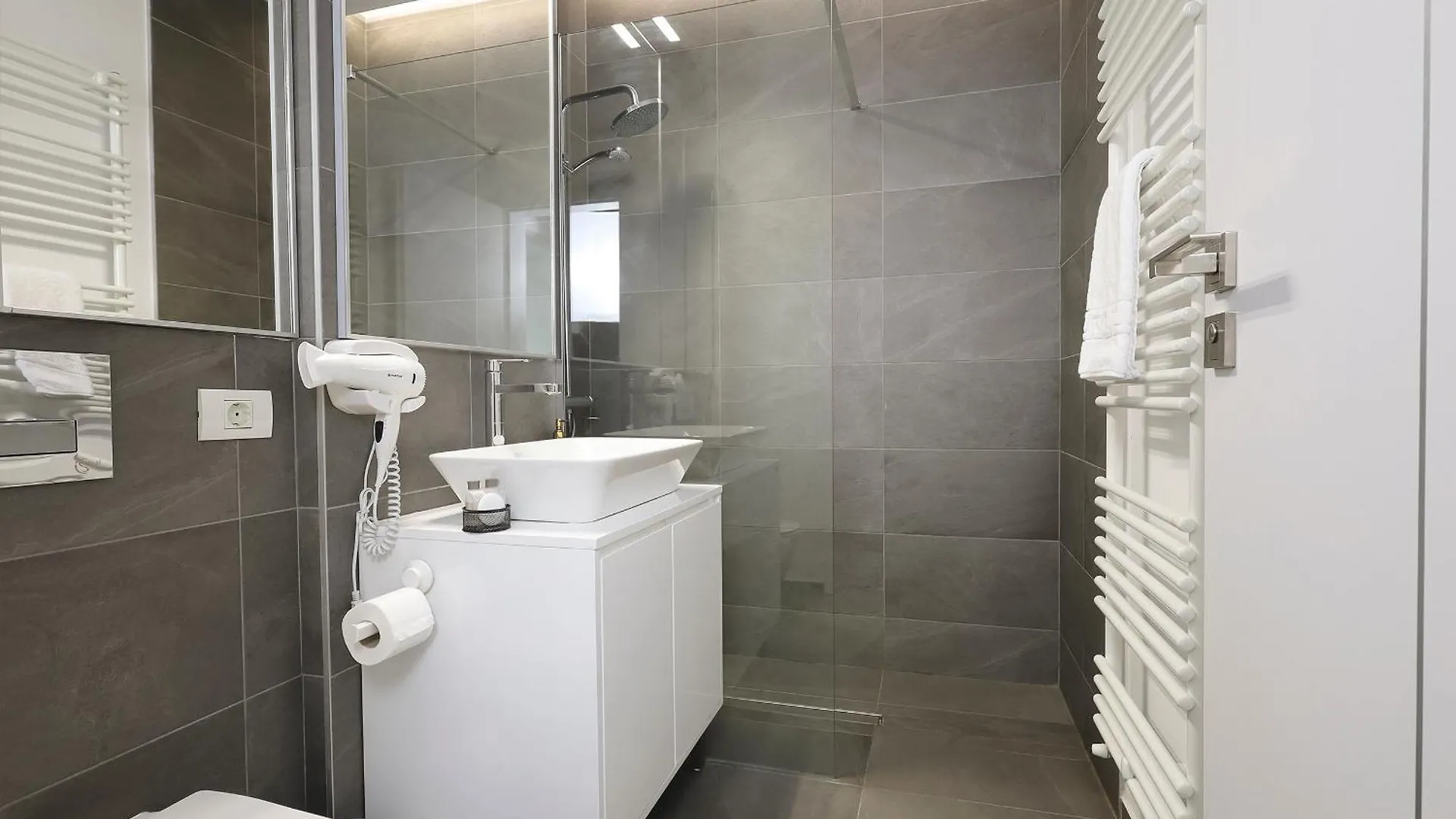 Smart Concept Living Plaza Apartment Bucharest