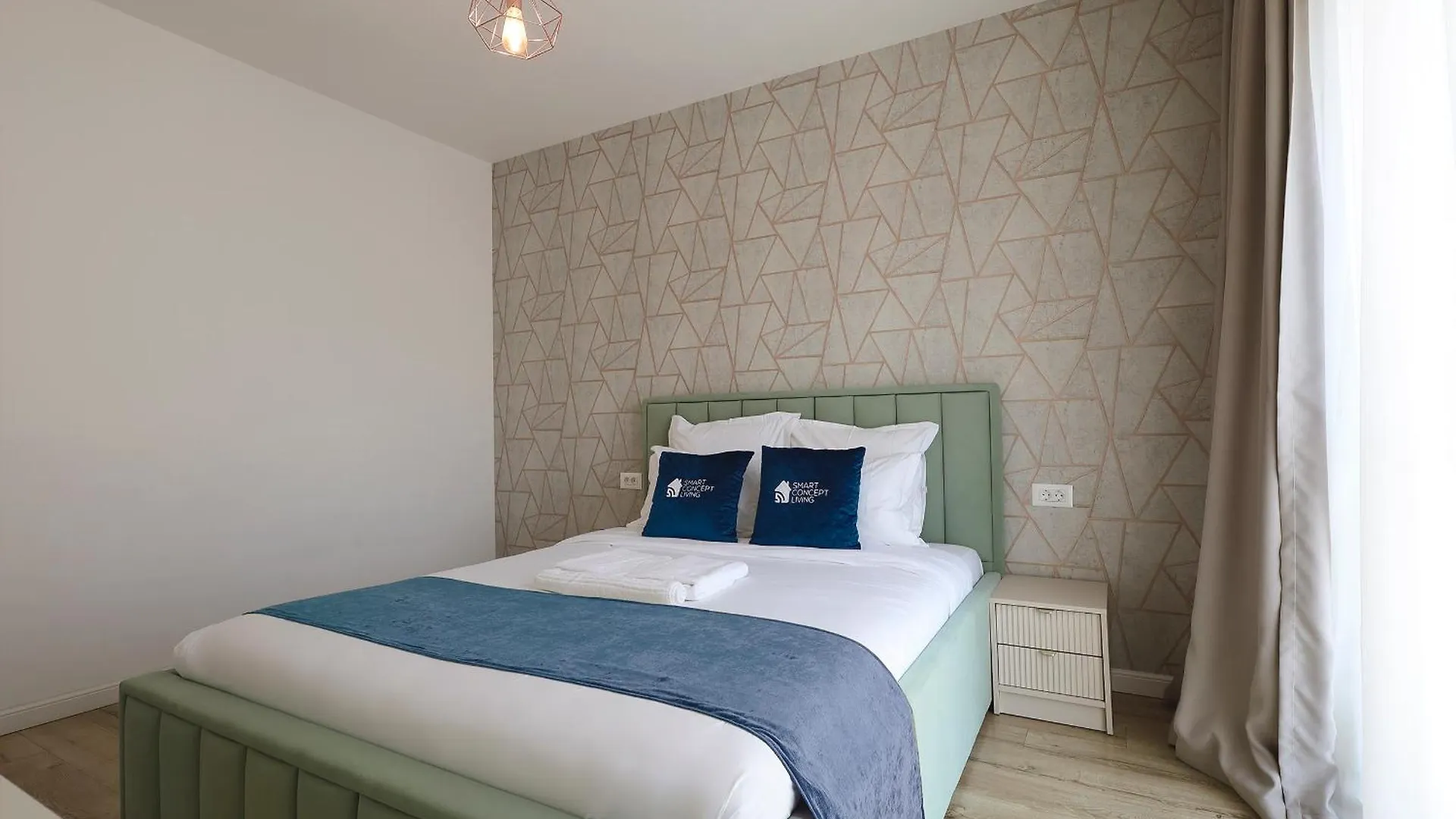 Smart Concept Living Plaza Apartment Bucharest 0*,